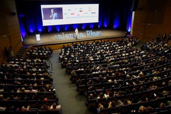 Grupo Vectalia, Avapace, Inelcom, el Villarreal y Zeus, premiados en la gala anual de 'Valencia Plaza'