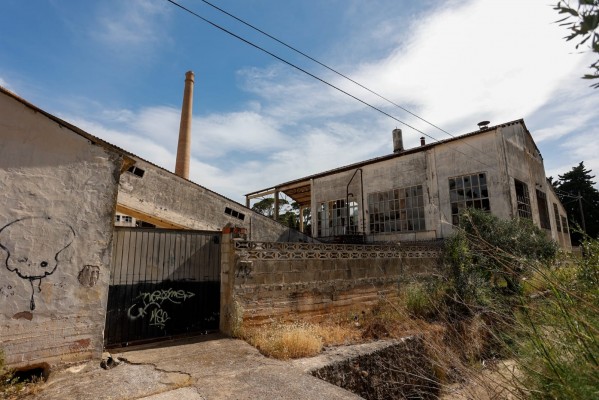 El Consell autoriza restaurar la Fábrica de Portland de Dénia para hotel y residencia de mayores