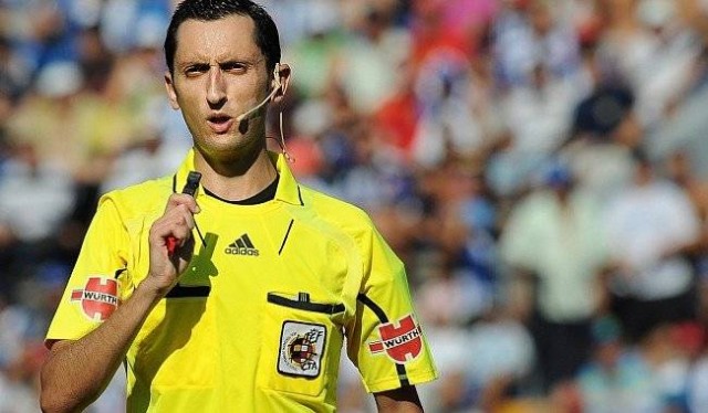 Sánchez Martínez, un colegiado con el que Valencia CF y Espanyol no conocen la victoria