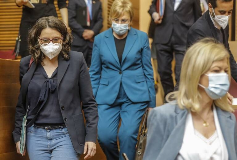 Oltra, Barceló y Bravo. Foto: EP/ROBER SOLSONA - 