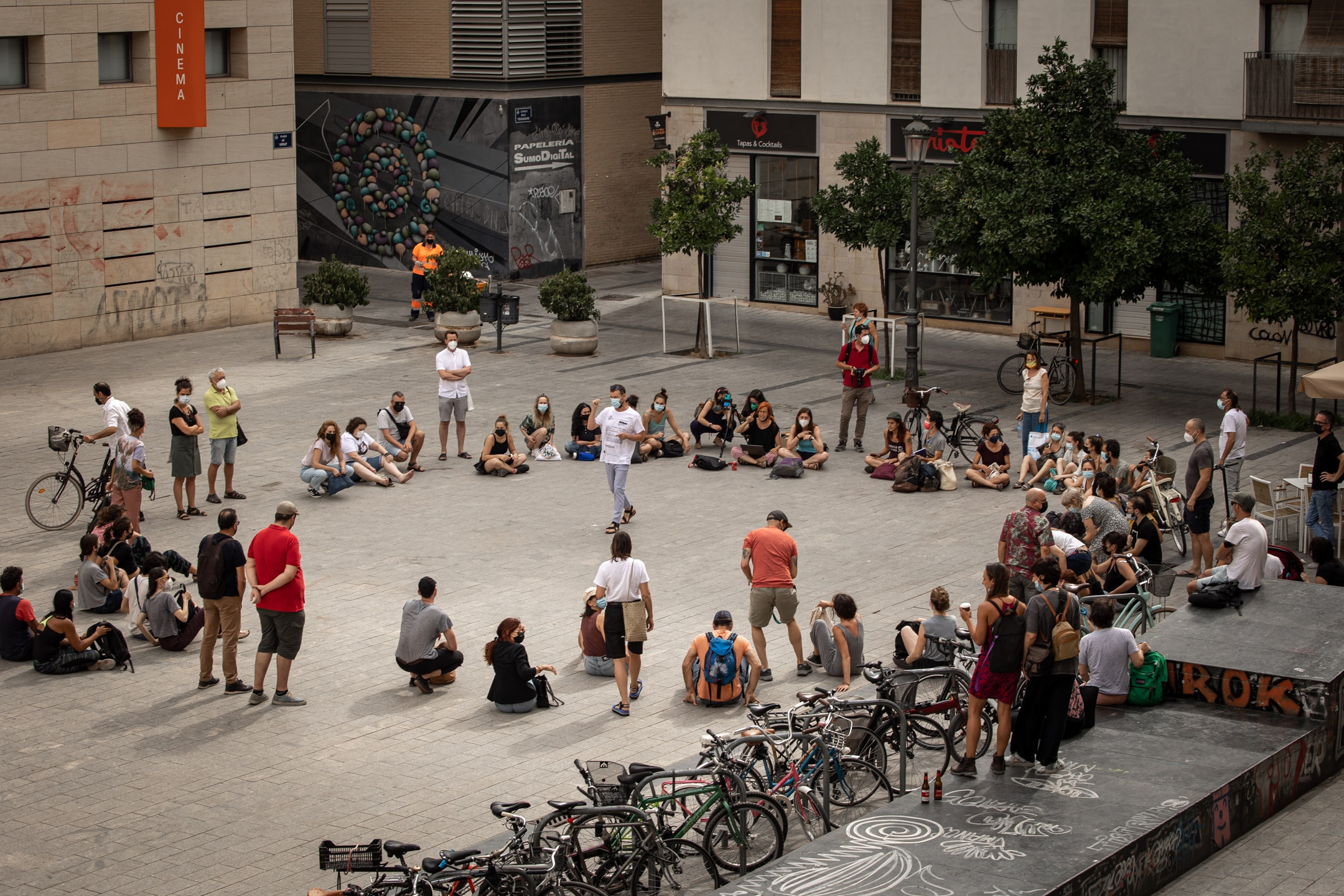La falta de personal y los retrasos en las ayudas vuelven a 'encender' las artes escénicas