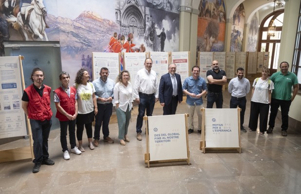 Una exposición en el hall del Palacio Provincial busca impulsar la lucha contra el cambio climático 