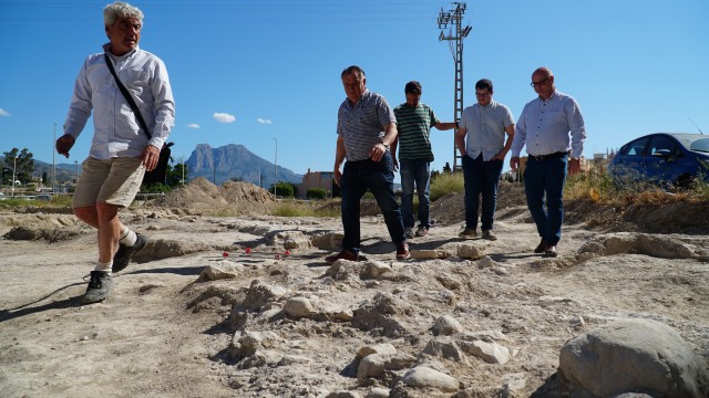 La villa romana de Plans de la Vila Joiosa escondían una zona industrial y un acueducto
