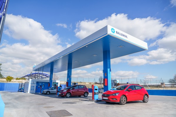 Ballenoil se estrena en la Región con una nueva gasolinera en Las Torres de Cotillas