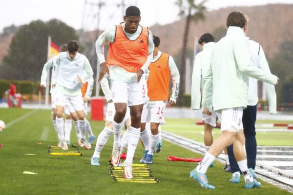 Mosquera, convocado con la selección sub-18 para los Juegos del Mediterráneo 
