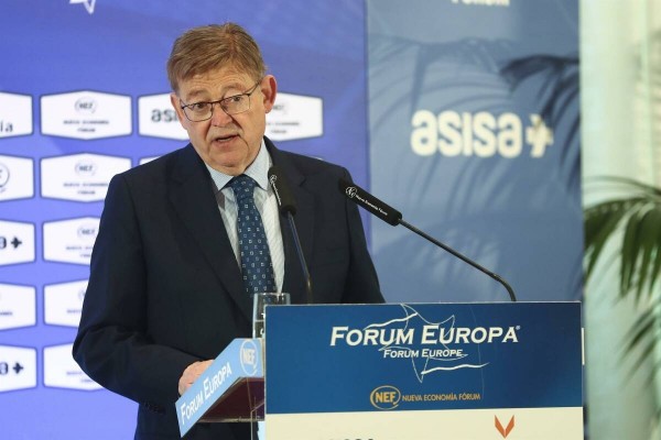 Puig saca pecho en Madrid de su gestión y pide la reforma de la financiación... a Feijóo