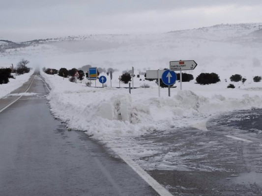 Obras Públicas habilita un almacén de sal para tareas de vialidad invernal de la CV-15 en Ares del Maestrat