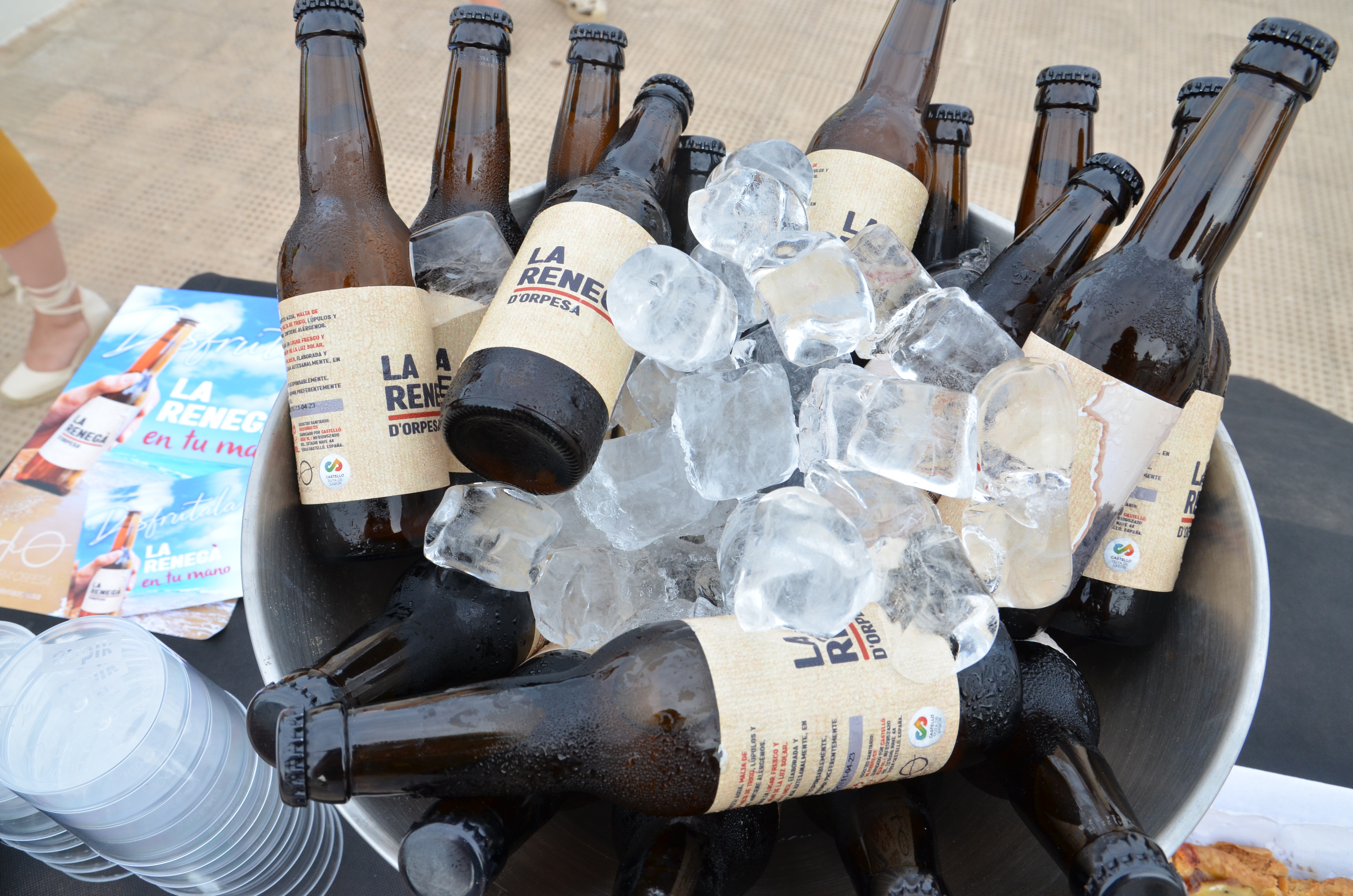 La hostelería de Oropesa del Mar se une para crear su propia cerveza artesanal 'La Renegà'