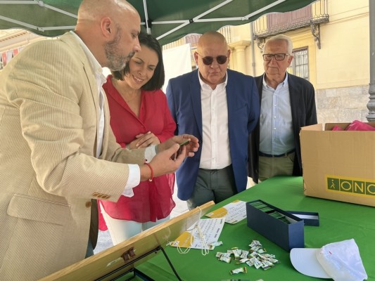 La ONCE inaugura en Orihuela unas jornadas para mostrar a escolares cómo se vive con discapacidad