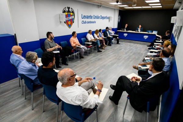 No habrá Junta Extraordinaria: Quico Catalán suspende su examen pero seguirá al frente de la presidencia del Levante