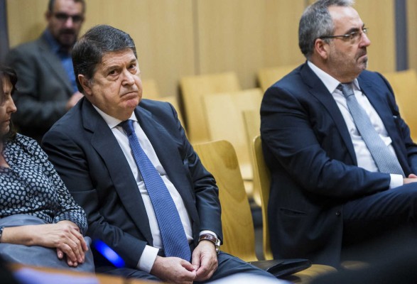 La jueza impone la mínima pena a Olivas y Cotino por el retraso en la presentación de la denuncia
