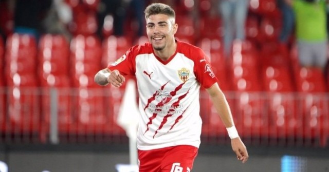 El Almería ejecuta la opción de compra sobre Alejandro Pozo