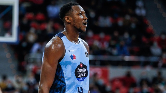 El pívot congoleño Jordan Sakho ficha por el UCAM CB y llega desde Lugo