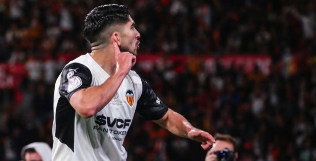 El Nápoles quiere a Carlos Soler si se marcha Fabián