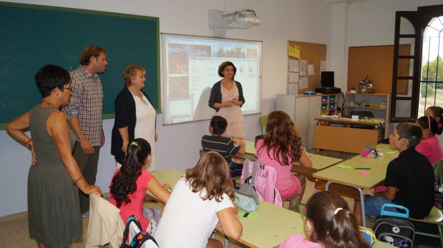 Un colegio de Valencia dará clases a alumnos y profesores en lengua de signos 