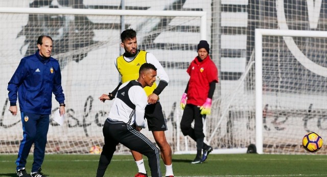Garay vuelve a la lista para reforzar la zaga ante el Espanyol