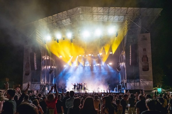 Podólogos aconsejan un calzado adecuado y llevar las uñas bien cortadas para evitar molestias en festivales y verbenas