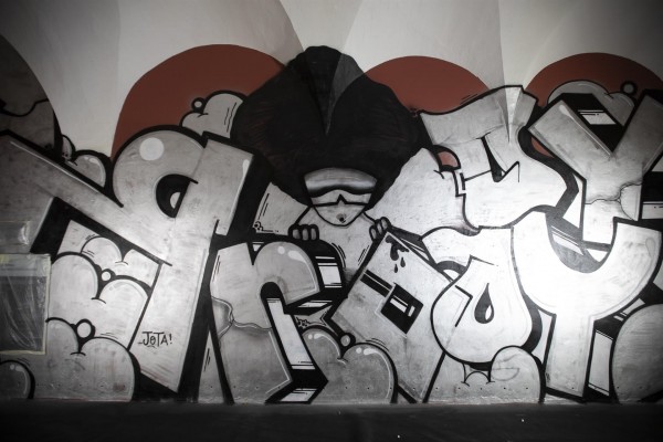  Condenan a Pérez Pont por los grafitis en el claustro del Centre del Carme