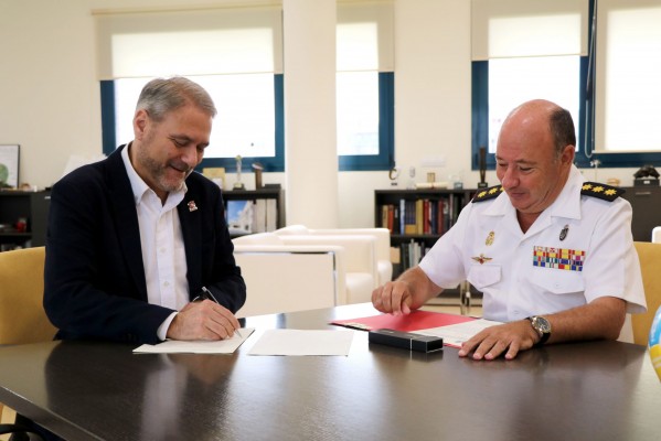 La UMH y el Ministerio de Defensa colaboran con  investigación, docencia y cooperación 