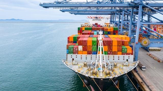 El control europeo del transporte marítimo ecológico se aplicará a barcos de puertos vecinos 