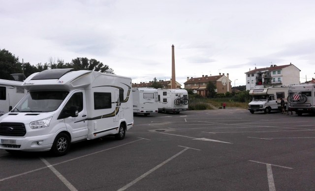 El turismo de autocaravanas sigue de moda en la Región: un verano más rozan el 'todo alquilado'
