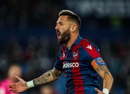 El Villarreal casi dobla la ficha de Morales en el Levante en Segunda