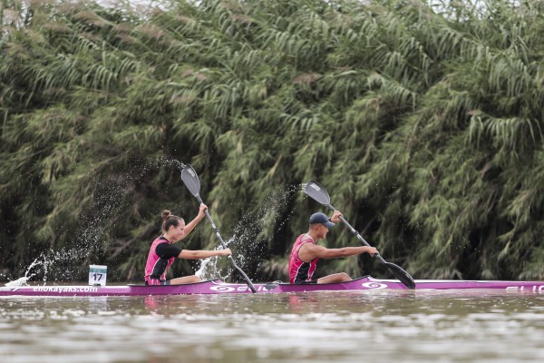 El 60 Descens del Xúquer arranca con récord de participantes: 335 piragüistas recorren el río este fin de semana