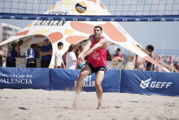 El Circuito de Vóley Playa ‘Vichy Catalan’ llega a Alicante