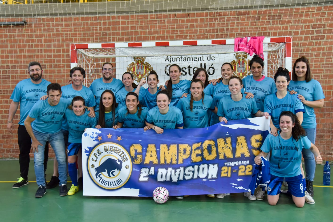 El Bisontes femenino se cita con la historia