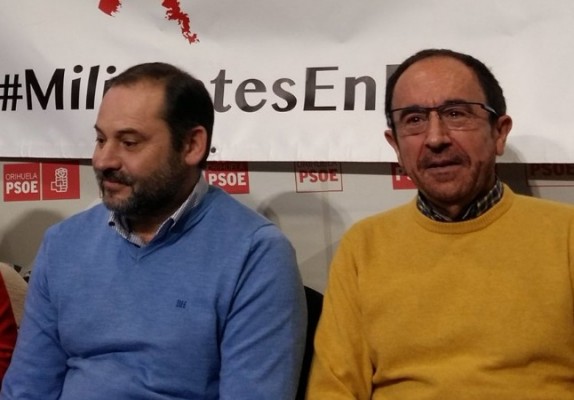 Ábalos y Perelló se quedan solos rechazando el calendario de la gestora del PSOE