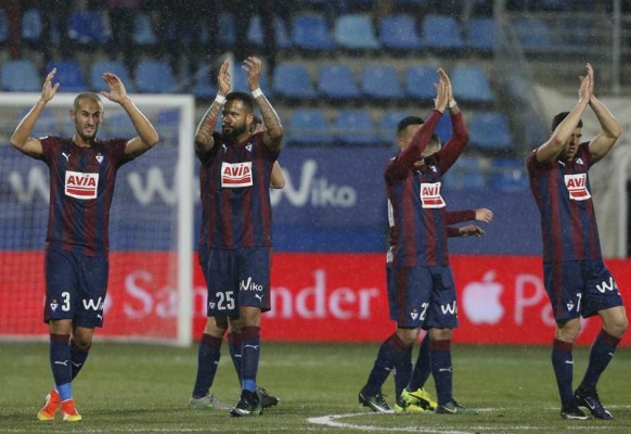 El Eibar, desgastado por la Copa, prueba la necesidad del Sporting
