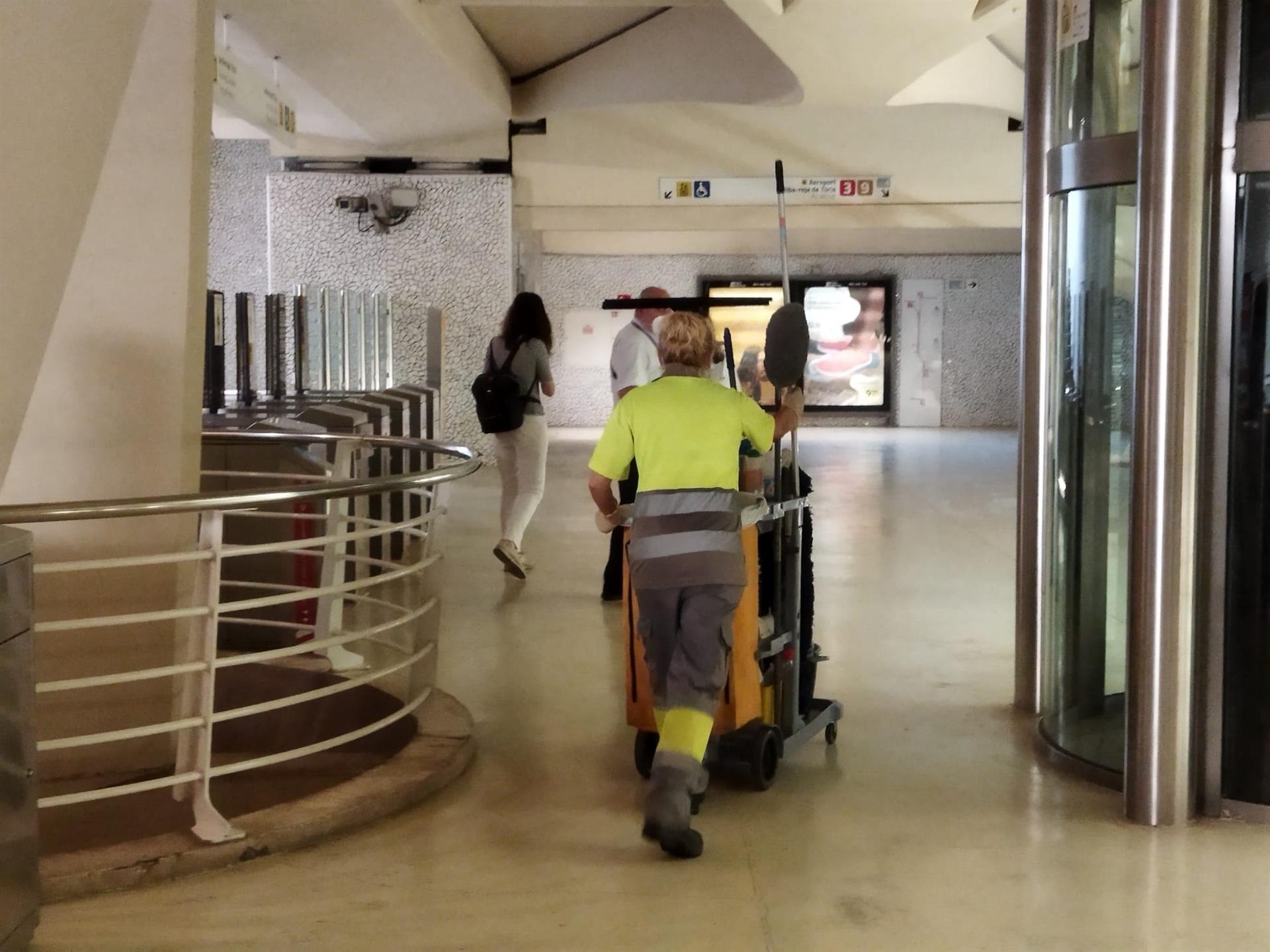 Adjudicada la limpieza de Metrovalencia y el Tram d'Alacant por 26 millones durante tres años