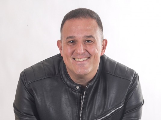 El escritor y periodista Jovi Lozano-Seser gana el Premi Enric Valor de la Diputación de Alicante