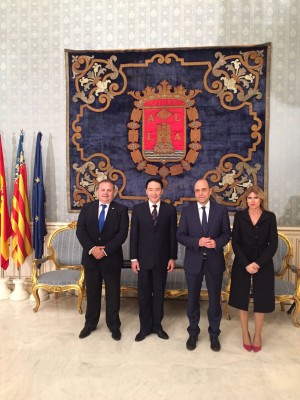 El 'holding' chino Ying Tay, interesado en invertir en Alicante: visitan Ciudad de la Luz