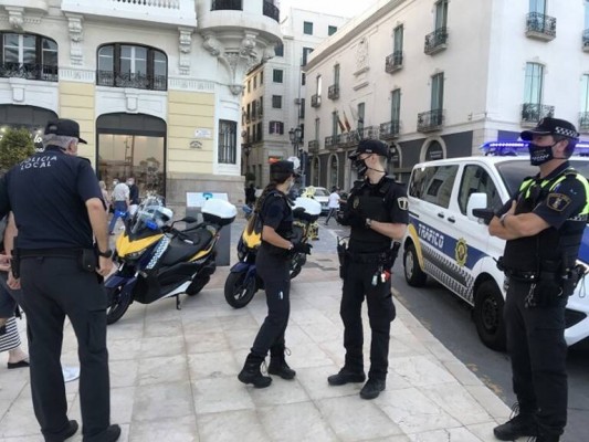 Alicante organiza un dispositivo de seguridad con 50 agentes en los primeros actos de Fogueres