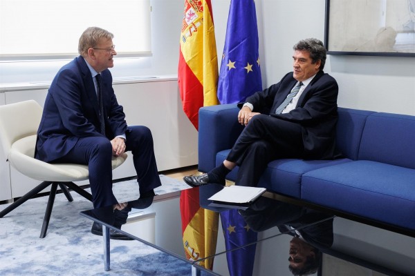 Puig y Escrivá abordan la evolución del mercado de trabajo, la acogida de desplazados y el IMV