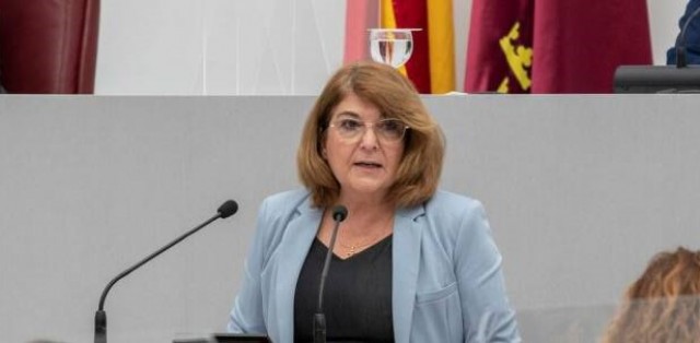Los profesores interinos amenazan a Campuzano con los tribunales 