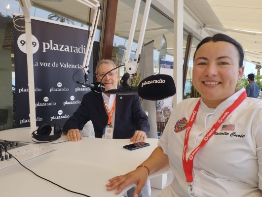 Jose Alberto Sanchis CEO Paella Fest y Natalie Curie cocinera mejicana afincada en Estados Unidos