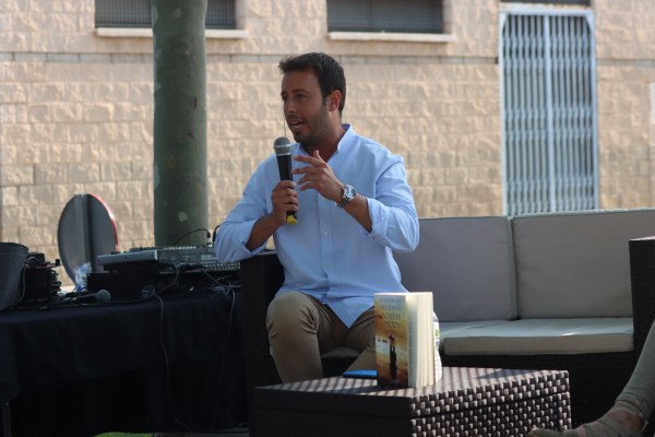 La visita de Matías Prats a Onda da el pistoletazo de salida a la Feria del Libro