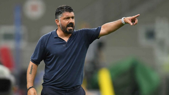 La radio oficial del Valencia admite negociaciones con Gattuso y justifica el cambio por Bordalás