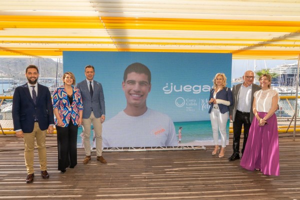 El tenista Carlos Alcaraz se convierte en la imagen turística de la Región para este verano

