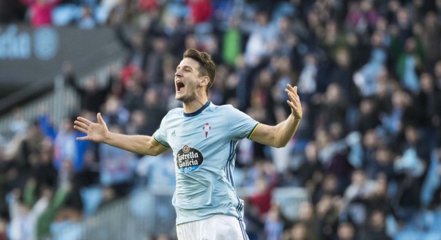 Radoja rescata al Celta en el último minuto para vencer al Alavés