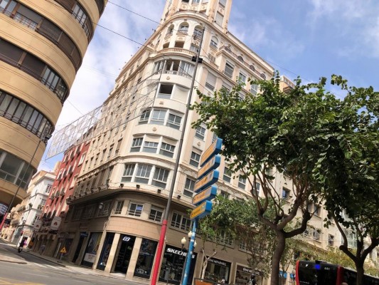 All Iron diseña el 'nuevo Generali': 3,6 millones para el mayor bloque de apartamentos de Alicante 