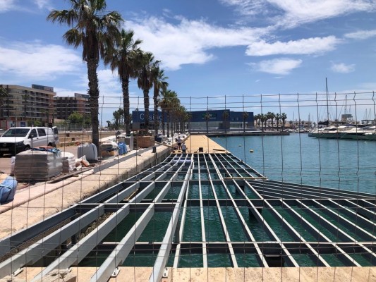 La renovación del Puerto avanza con el mirador volado: el paseo de Levante, despejado en Fogueres