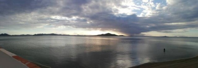 Cuarenta voces por el Mar Menor: un libro reúne relatos, poesías y recuerdos sobre la laguna herida