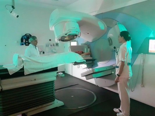 El Gobierno transfiere 400 millones a las CCAA para renovar equipos de alta tecnología sanitaria
