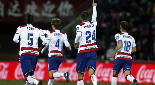 Empate que aleja aún más de la permanencia a Granada y Osasuna