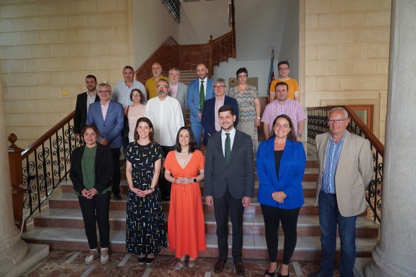 Rebeca Torró promete en Gandia un tranvía hasta Dénia con 12 paradas y 250 millones

