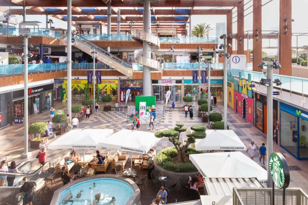 El centro comercial Habaneras eleva su rentabilidad y ya vale 86,5 millones, un 8% más 