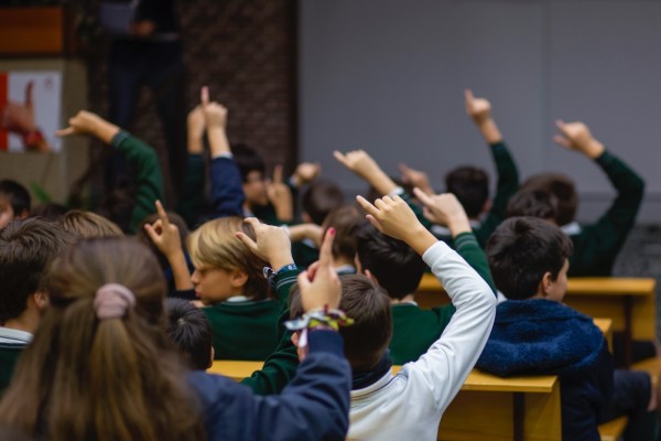 Inscripciones abiertas para el primer Aula de debate de Elche para jóvenes de entre 12 y 16 años